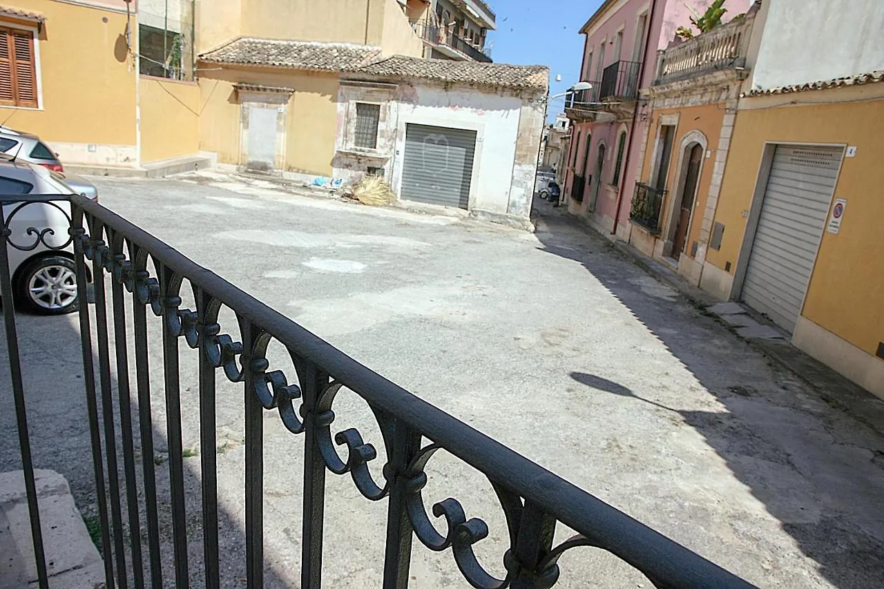 Palazzo Nicastro Gh - Red House Apartment Avola